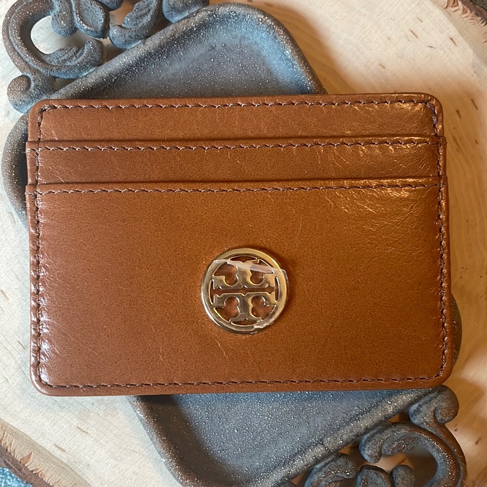 NWOT TORY BURCH COGNAC LEATHER CARD HOLDER!